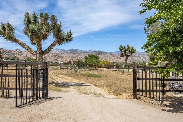 5523 Tom Mix Road, Pioneertown, CA 92268