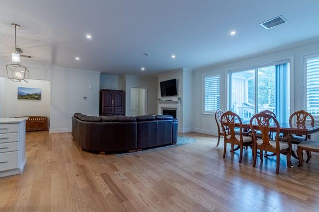 7 Willey Creek Rd Unit 405, Exeter, NH 03833