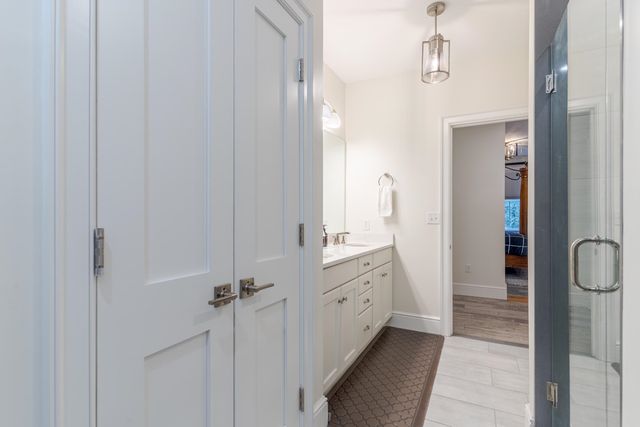 7 Willey Creek Rd Unit 405, Exeter, NH 03833