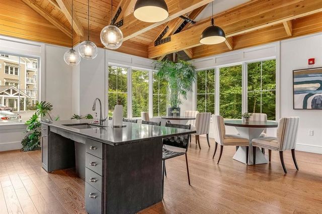 7 Willey Creek Rd Unit 405, Exeter, NH 03833