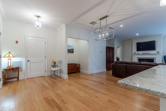 7 Willey Creek Rd Unit 405, Exeter, NH 03833