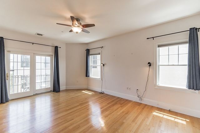 29 Vinton Street 7, Boston, MA 02127