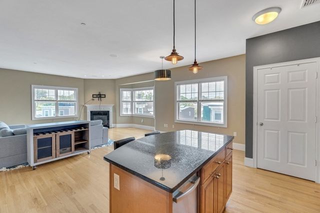 29 Vinton Street 7, Boston, MA 02127