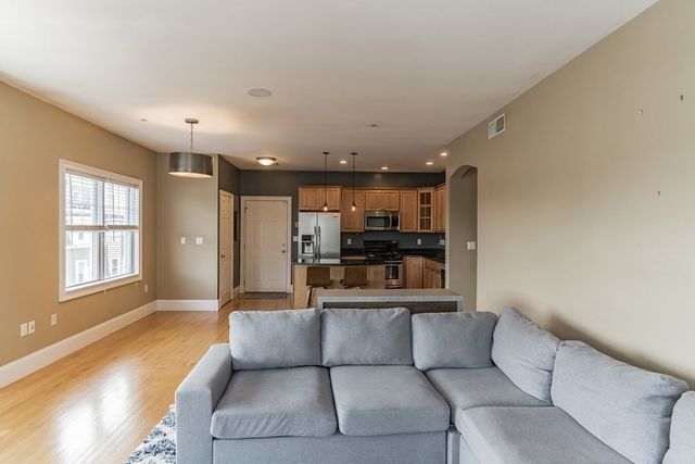 29 Vinton Street 7, Boston, MA 02127