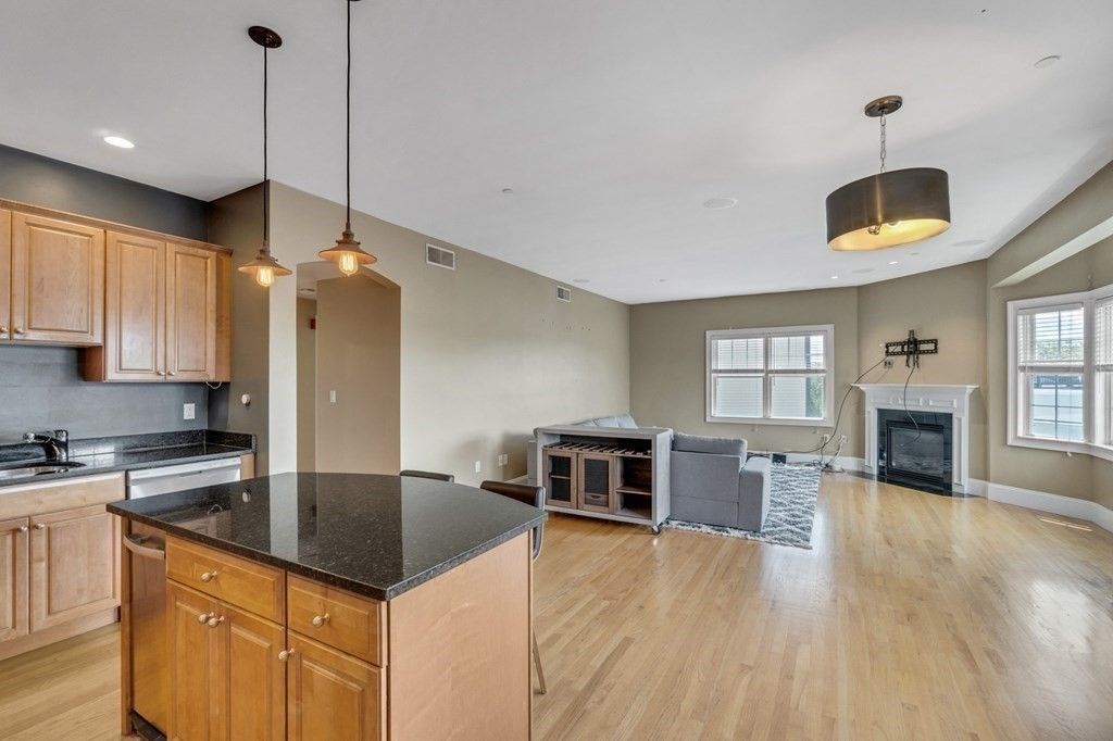 29 Vinton Street 7, Boston, MA 02127
