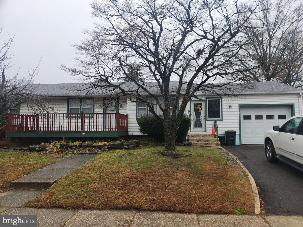 14 HARTMAN DR, Hamilton, NJ 08690