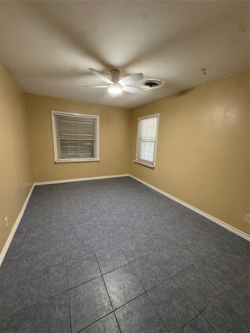 106 Barracuda Avenue, Galveston, TX 77550