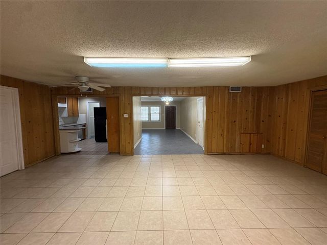 106 Barracuda Avenue, Galveston, TX 77550