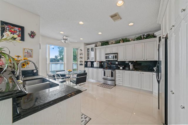 3322 SW 51st St, Hollywood, FL 33312