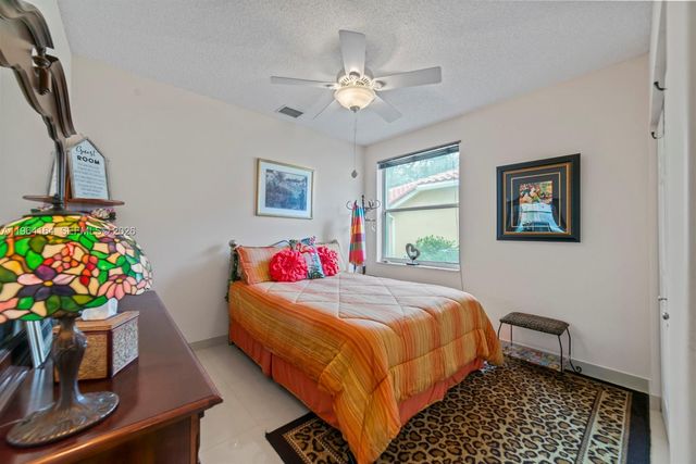 3322 SW 51st St, Hollywood, FL 33312