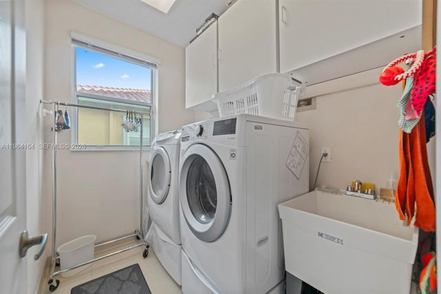 3322 SW 51st St, Hollywood, FL 33312