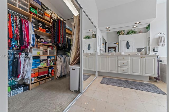 3322 SW 51st St, Hollywood, FL 33312