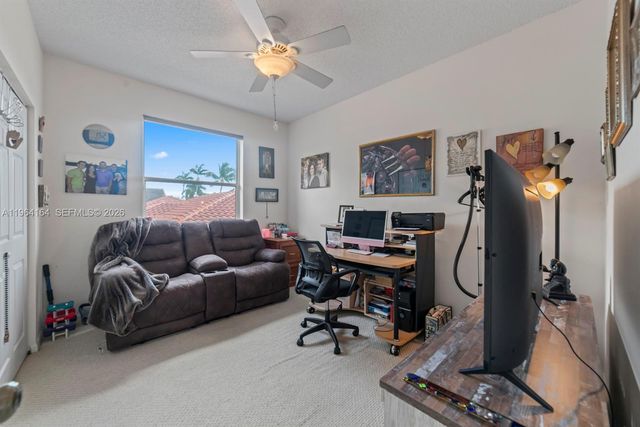 3322 SW 51st St, Hollywood, FL 33312