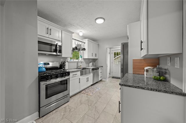 3273 Meadowbrook Boulevard, Cleveland Heights, OH 44118