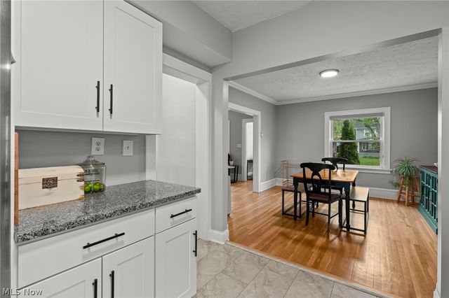 3273 Meadowbrook Boulevard, Cleveland Heights, OH 44118