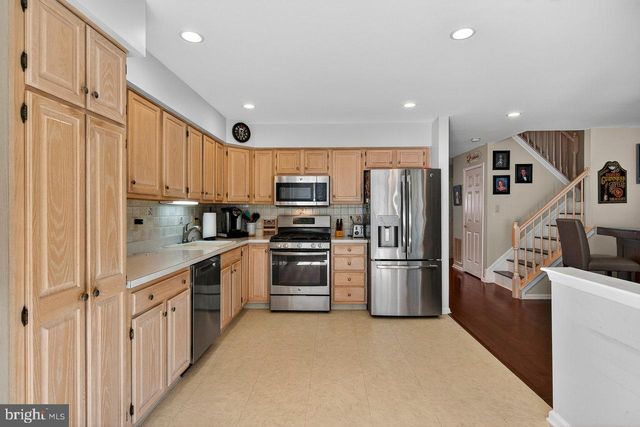 53 SAW MILL DR, Mount Laurel, NJ 08054