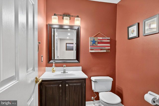 53 SAW MILL DR, Mount Laurel, NJ 08054