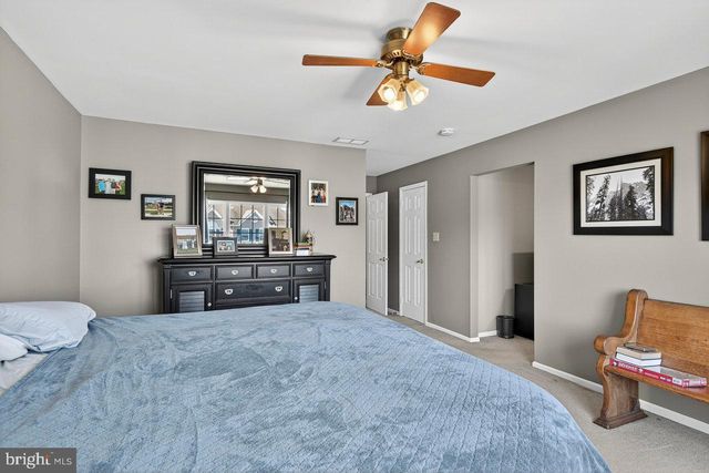 53 SAW MILL DR, Mount Laurel, NJ 08054