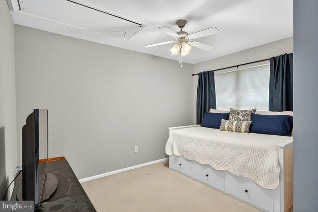 53 SAW MILL DR, Mount Laurel, NJ 08054