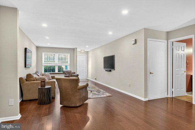 53 SAW MILL DR, Mount Laurel, NJ 08054