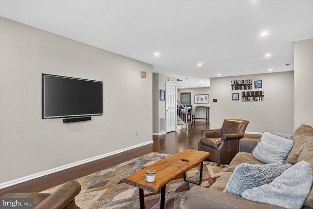 53 SAW MILL DR, Mount Laurel, NJ 08054