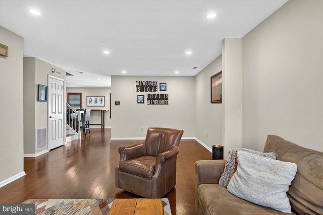 53 SAW MILL DR, Mount Laurel, NJ 08054