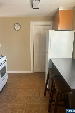 393 Ringwood Avenue, Wanaque, NJ 07465