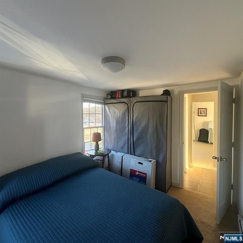 393 Ringwood Avenue, Wanaque, NJ 07465