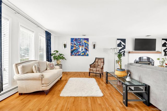 8 Lynch Court, Garnerville, NY 10923