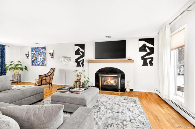 8 Lynch Court, Garnerville, NY 10923