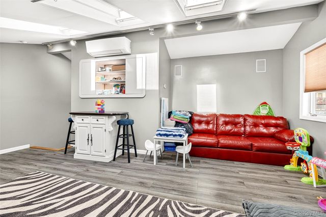 8 Lynch Court, Garnerville, NY 10923