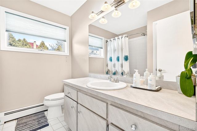 8 Lynch Court, Garnerville, NY 10923