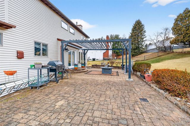 8 Lynch Court, Garnerville, NY 10923