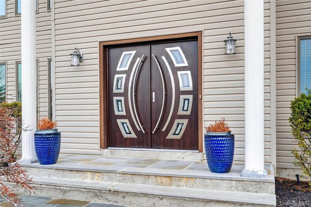 8 Lynch Court, Garnerville, NY 10923