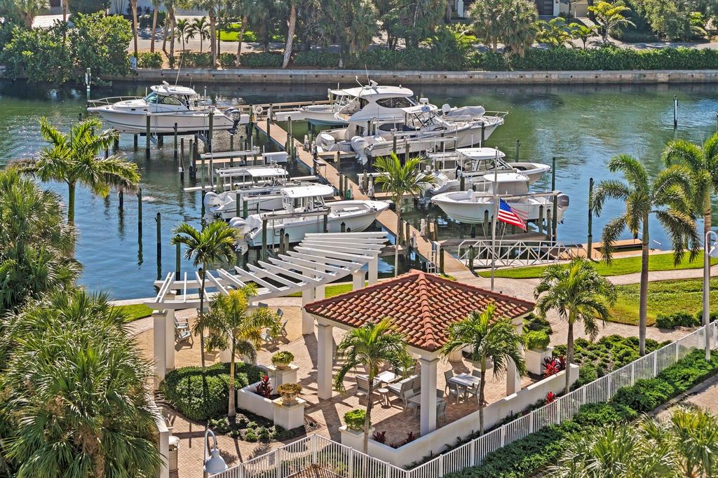 1325 SNELL ISLE BOULEVARD NE 811, St Petersburg, FL 33704