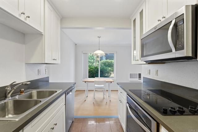 8515 Villa La Jolla Drive B, La Jolla (san Diego), CA 92037