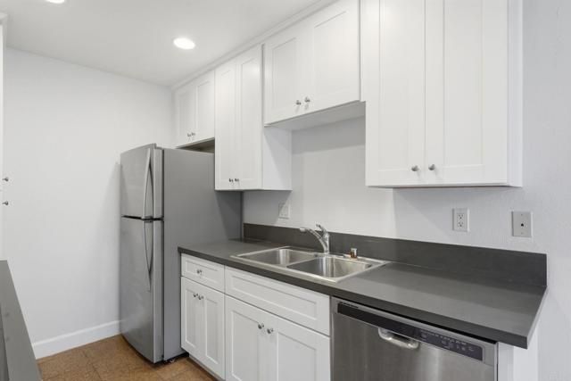 8515 Villa La Jolla Drive B, La Jolla (san Diego), CA 92037