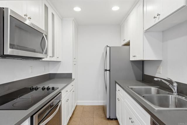 8515 Villa La Jolla Drive B, La Jolla (san Diego), CA 92037