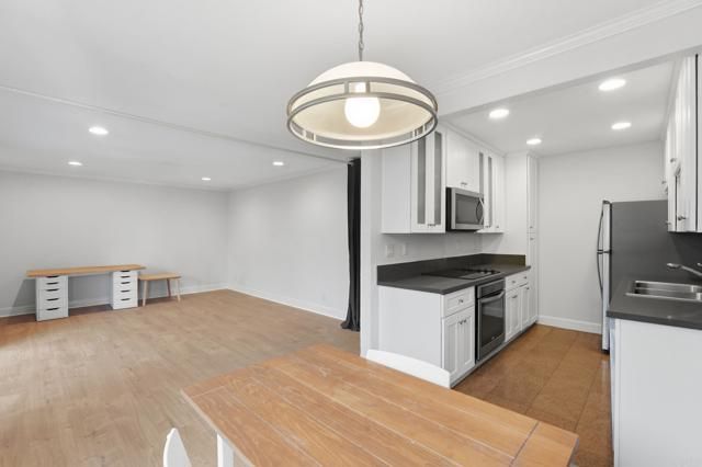 8515 Villa La Jolla Drive B, La Jolla (san Diego), CA 92037