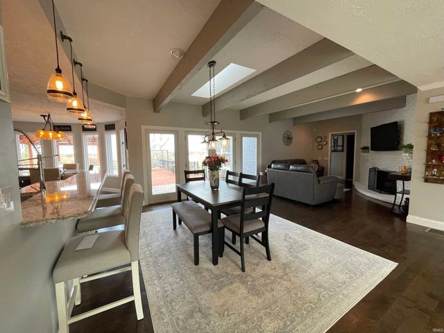 1056 N Vista Drive, Vincennes, IN 47591