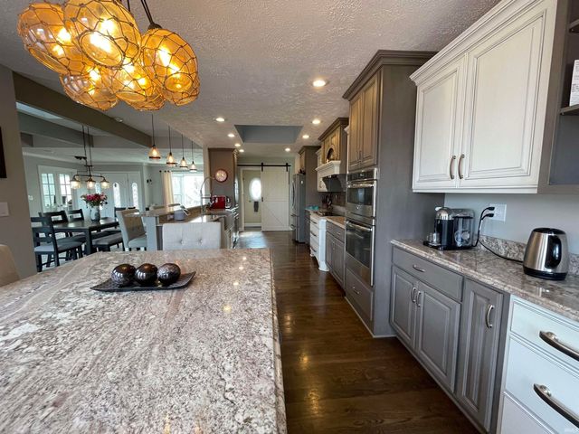 1056 N Vista Drive, Vincennes, IN 47591