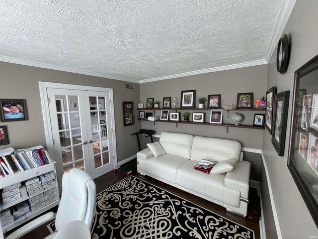 1056 N Vista Drive, Vincennes, IN 47591