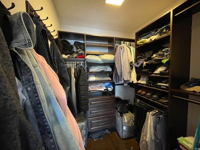 1056 N Vista Drive, Vincennes, IN 47591