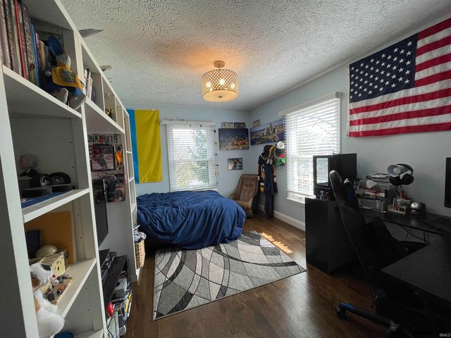 1056 N Vista Drive, Vincennes, IN 47591