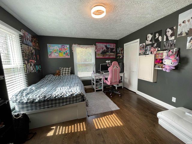 1056 N Vista Drive, Vincennes, IN 47591