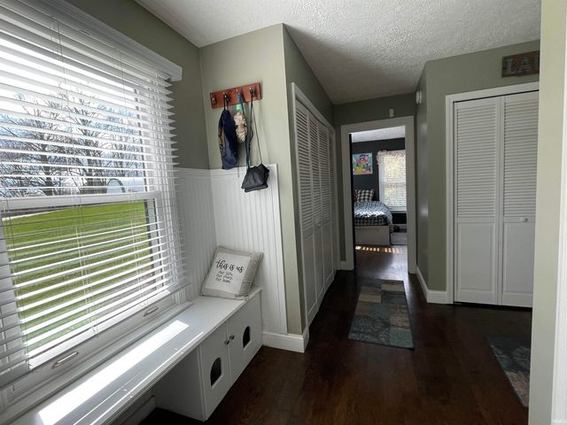 1056 N Vista Drive, Vincennes, IN 47591