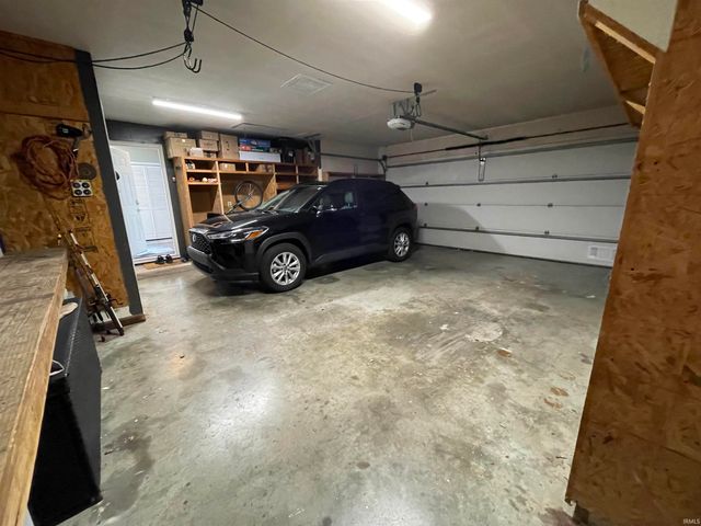 1056 N Vista Drive, Vincennes, IN 47591