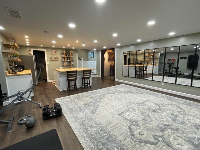 1056 N Vista Drive, Vincennes, IN 47591