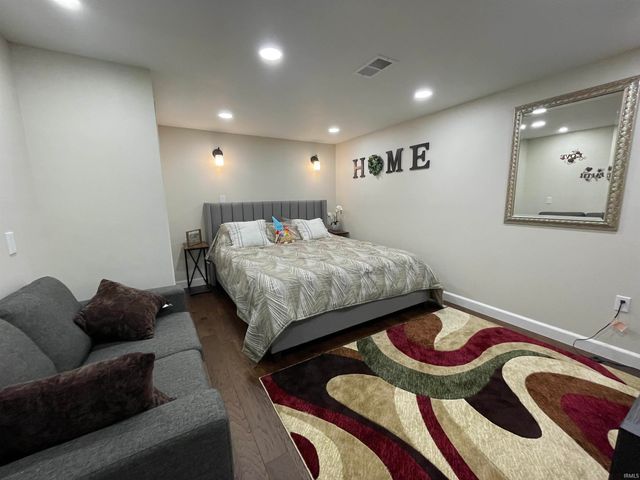 1056 N Vista Drive, Vincennes, IN 47591