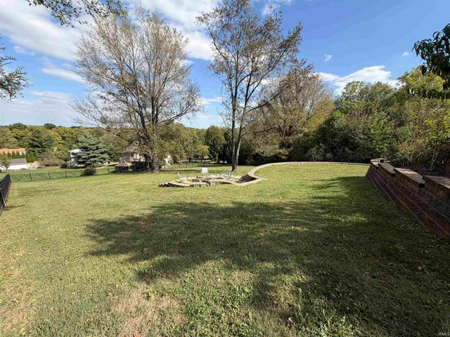 1056 N Vista Drive, Vincennes, IN 47591